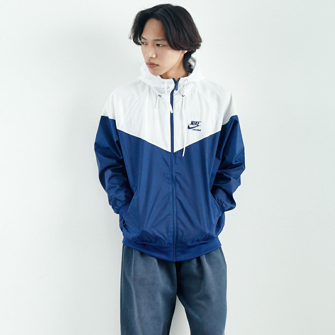 NIKE [ナイキ] ウインドブレーカー ジャケット [HJ2041] 100 WHITE &&モデル身長：179cm 着用サイズ：L&&