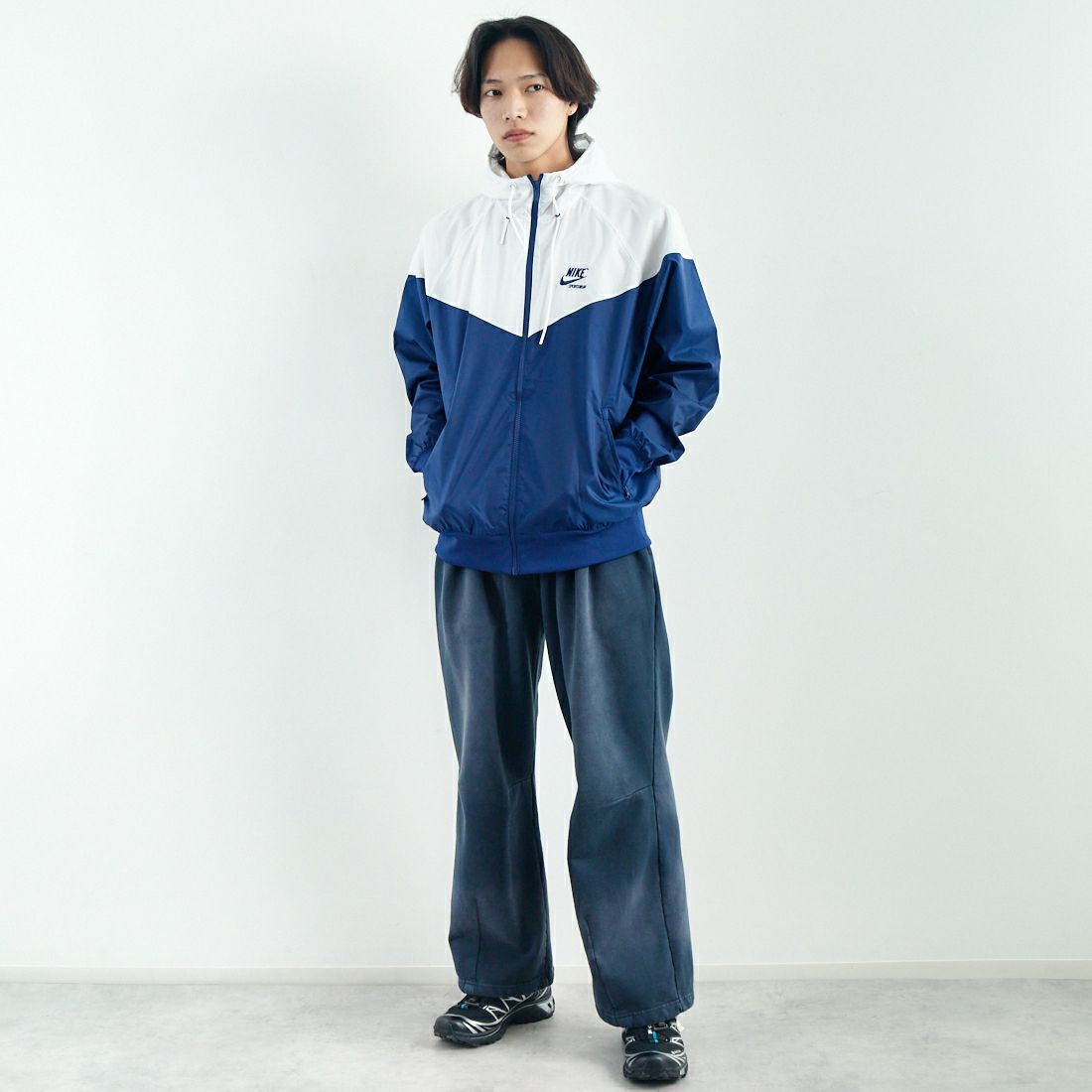 NIKE [ナイキ] ウインドブレーカー ジャケット [HJ2041] 100 WHITE &&モデル身長：179cm 着用サイズ：L&&