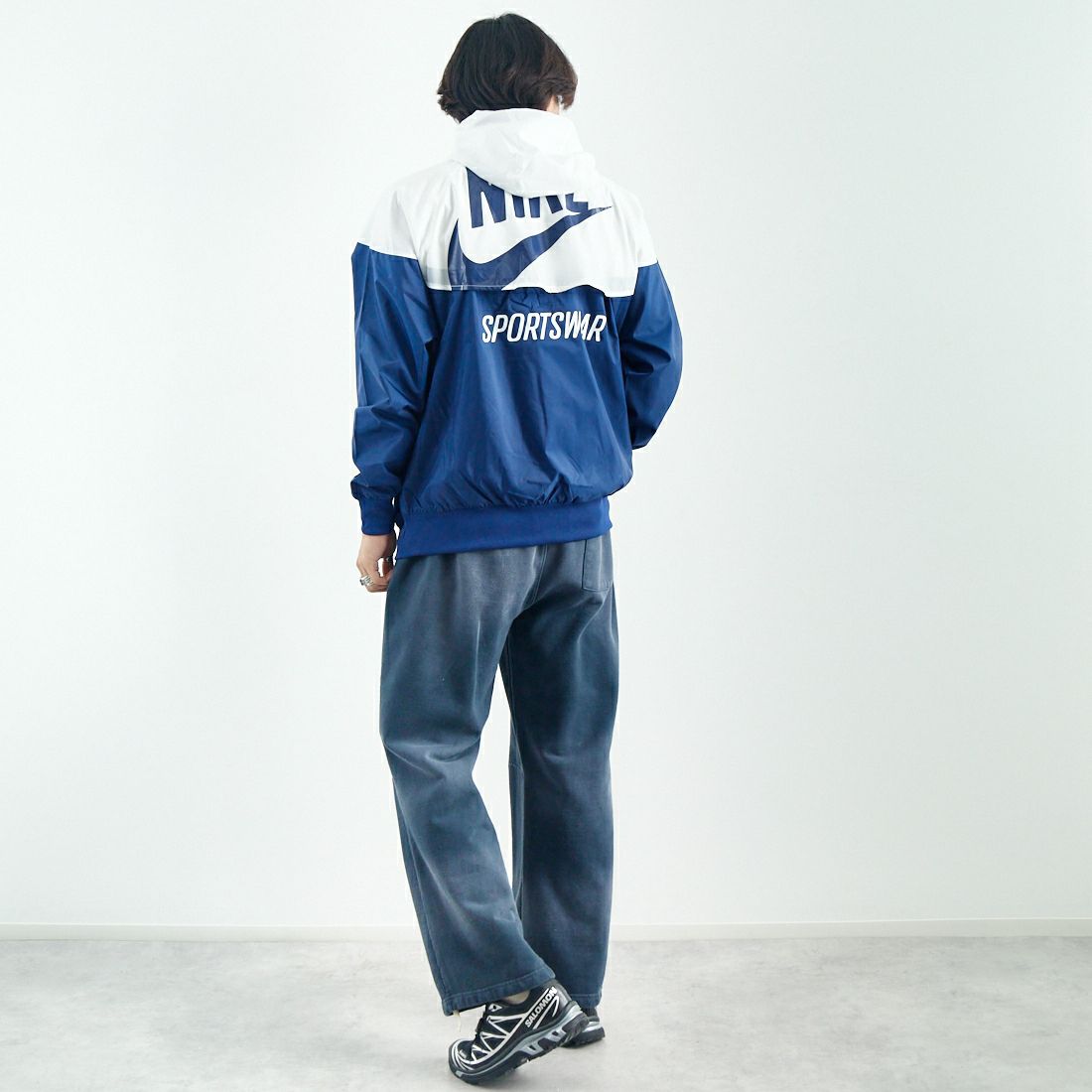 NIKE [ナイキ] ウインドブレーカー ジャケット [HJ2041] 100 WHITE &&モデル身長：179cm 着用サイズ：L&&
