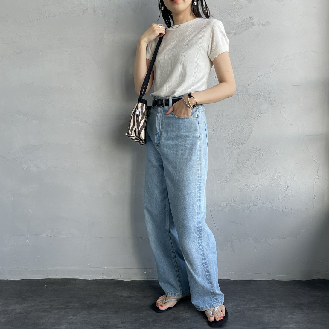 Robert P.Miller [ロバートピーミラー] レーヨンパイルTシャツ [RM251-2214] IVORY &&モデル身長：160cm 着用サイズ：F&&