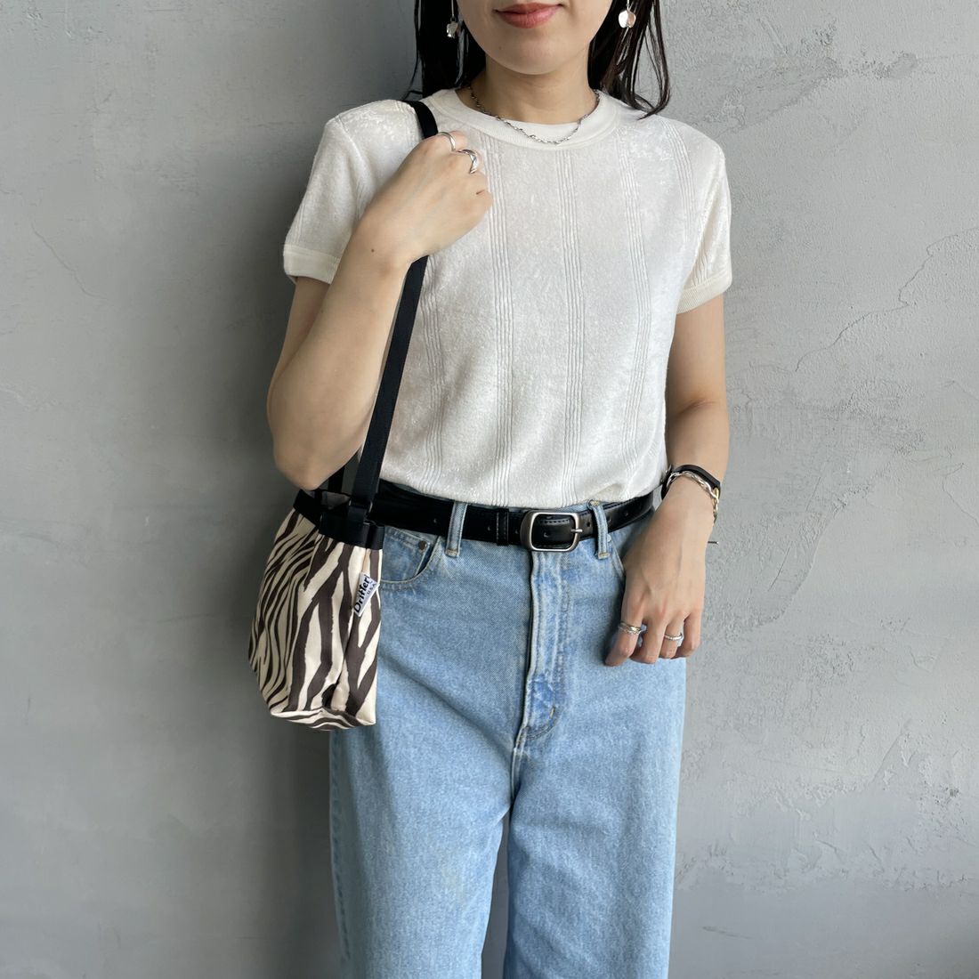Robert P.Miller [ロバートピーミラー] レーヨンパイルTシャツ [RM251-2214] IVORY &&モデル身長：160cm 着用サイズ：F&&