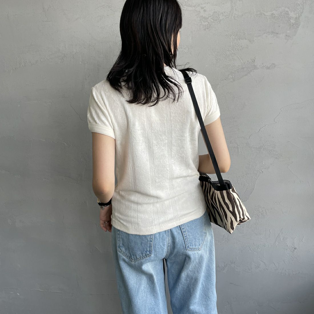 Robert P.Miller [ロバートピーミラー] レーヨンパイルTシャツ [RM251-2214] IVORY &&モデル身長：160cm 着用サイズ：F&&