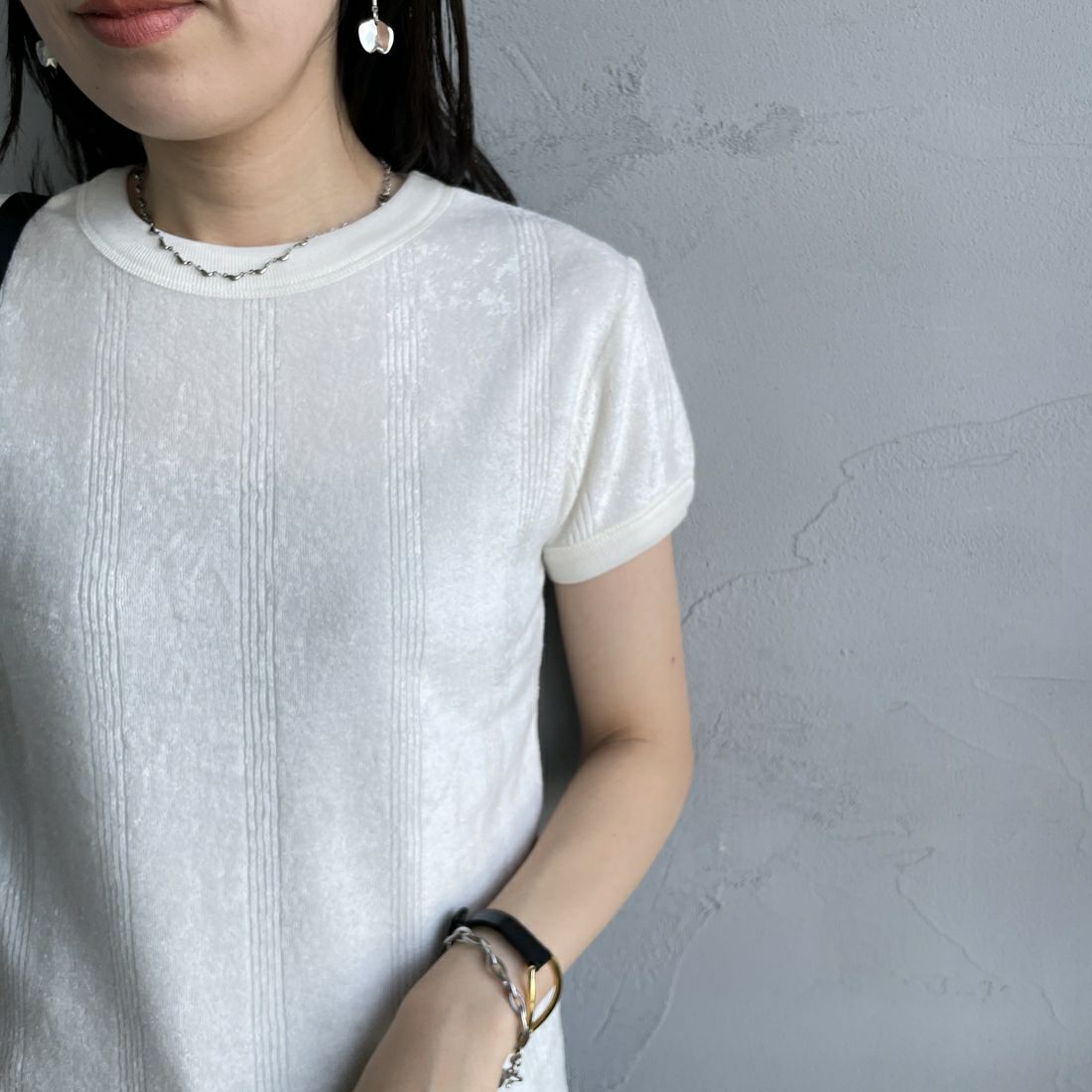 Robert P.Miller [ロバートピーミラー] レーヨンパイルTシャツ [RM251-2214] IVORY &&モデル身長：160cm 着用サイズ：F&&