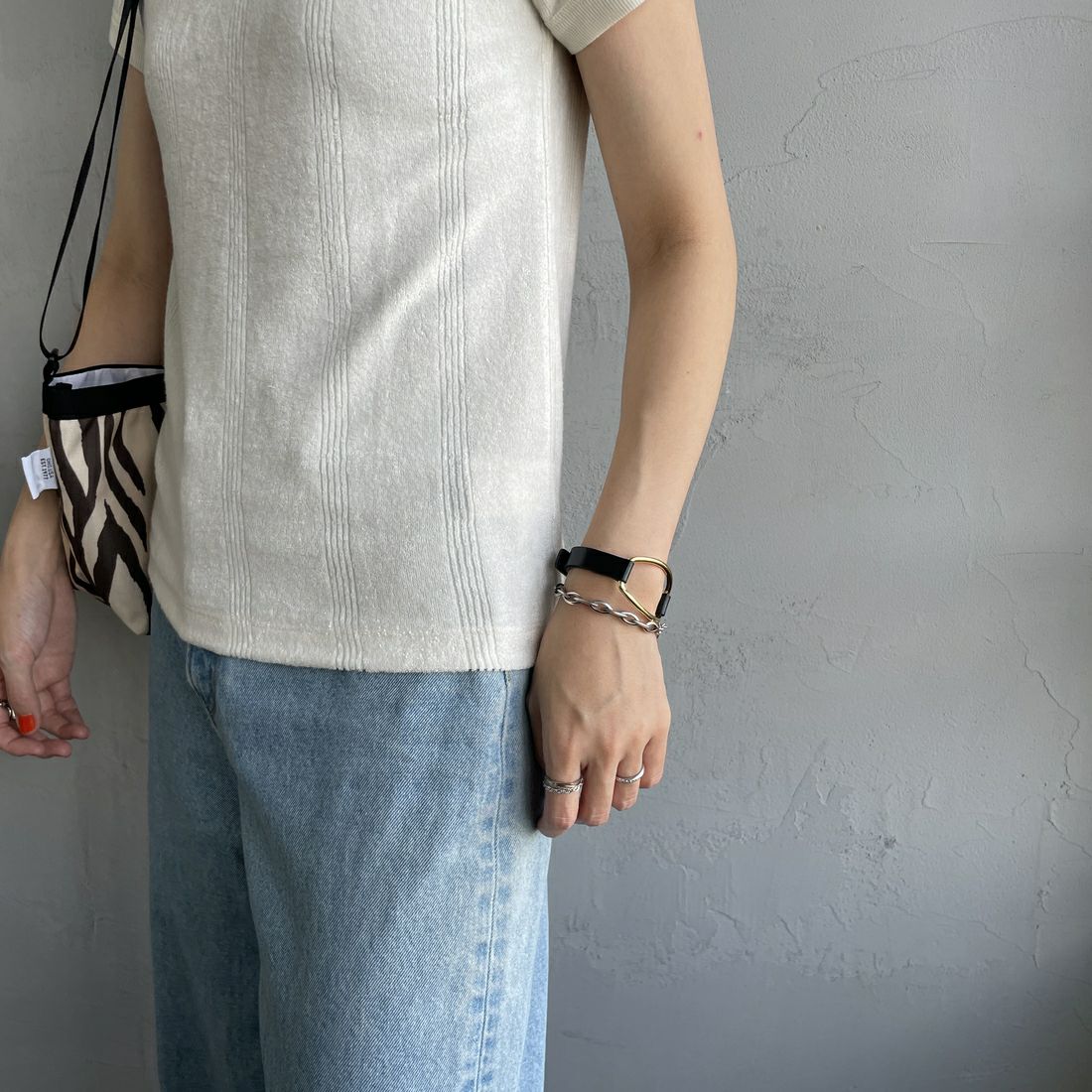 Robert P.Miller [ロバートピーミラー] レーヨンパイルTシャツ [RM251-2214] IVORY &&モデル身長：160cm 着用サイズ：F&&