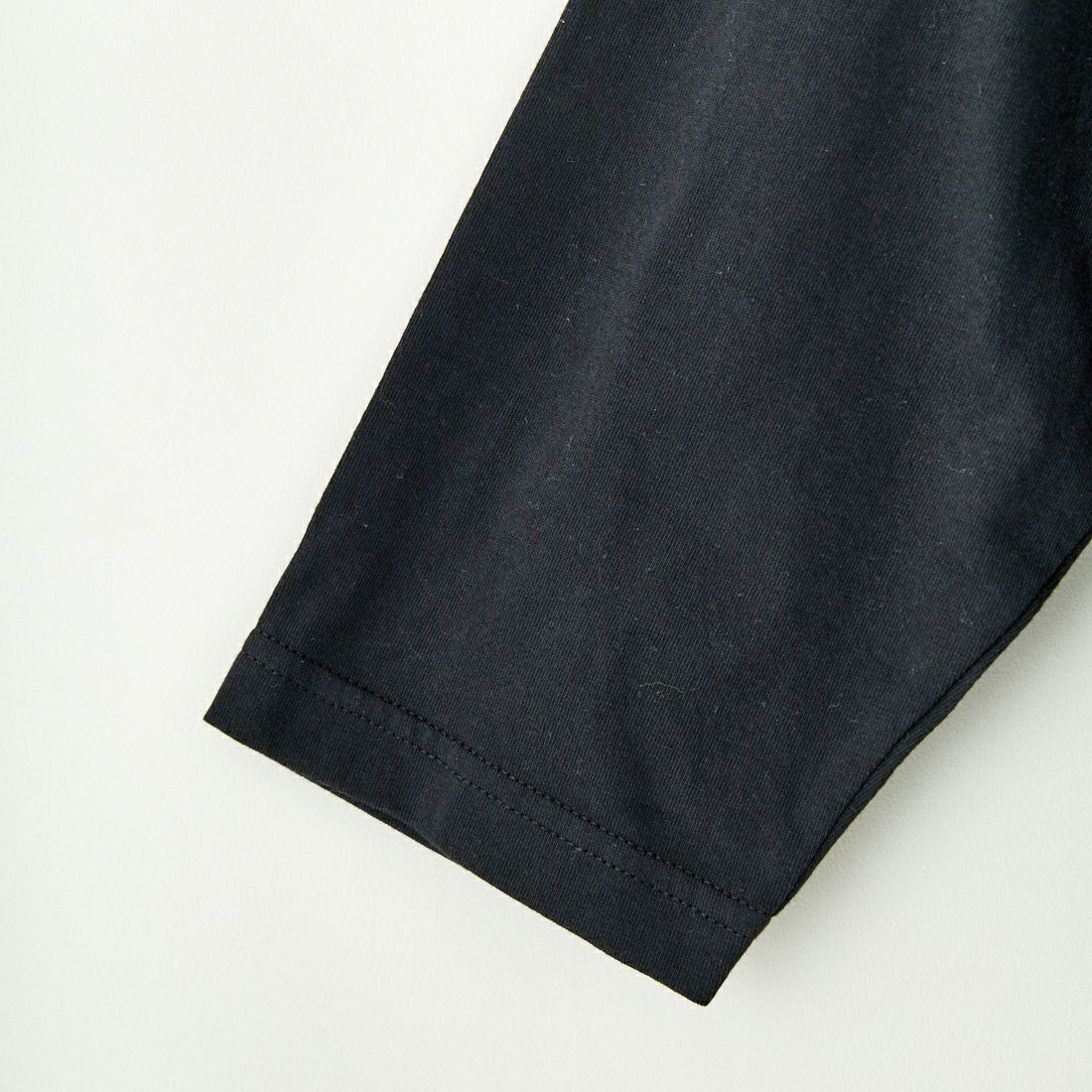 tumugu: [ツムグ] コットン天竺×バテンレース　Vネックプルオーバー [TC25108] 99 BLACK