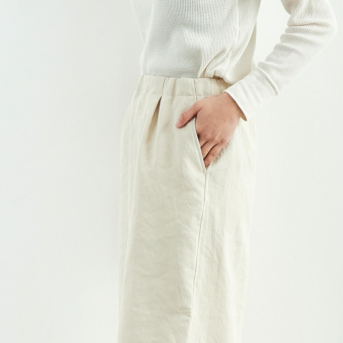 STILL BY HAND [スティルバイハンド] ペンシルスカート [SK01251WM] ECRU &&モデル身長：160cm 着用サイズ：1&&