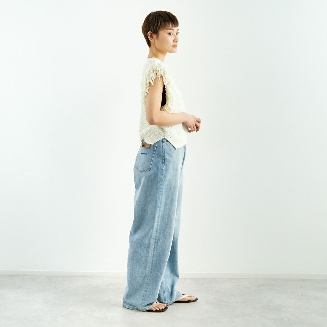 CHIGNON [シニヨン] フリンジパネルベスト [9151-051DP] O.WHITE &&モデル身長：160cm 着用サイズ：F&&