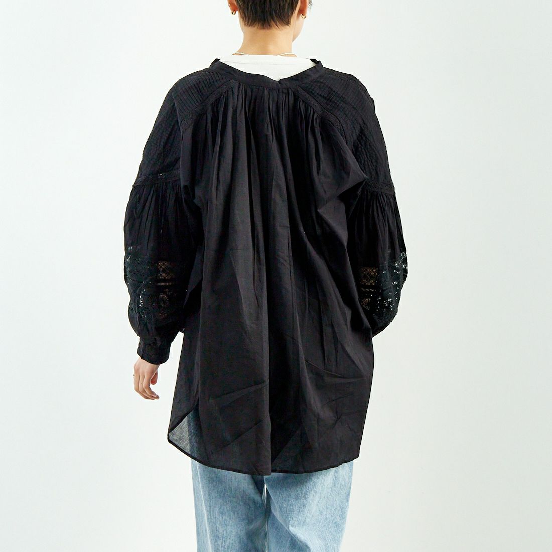 ne Quittez pas [ヌキテパ] コットンボイル レースピンタックブラウス [010100CC1] 09 BLACK &&モデル身長：160cm 着用サイズ：F&&