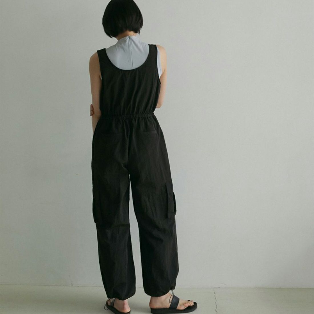 anuke [アンヌーク] ナイロンジップコンビネゾン [62510310] BLK &&モデル身長：171cm 着用サイズ：36&&