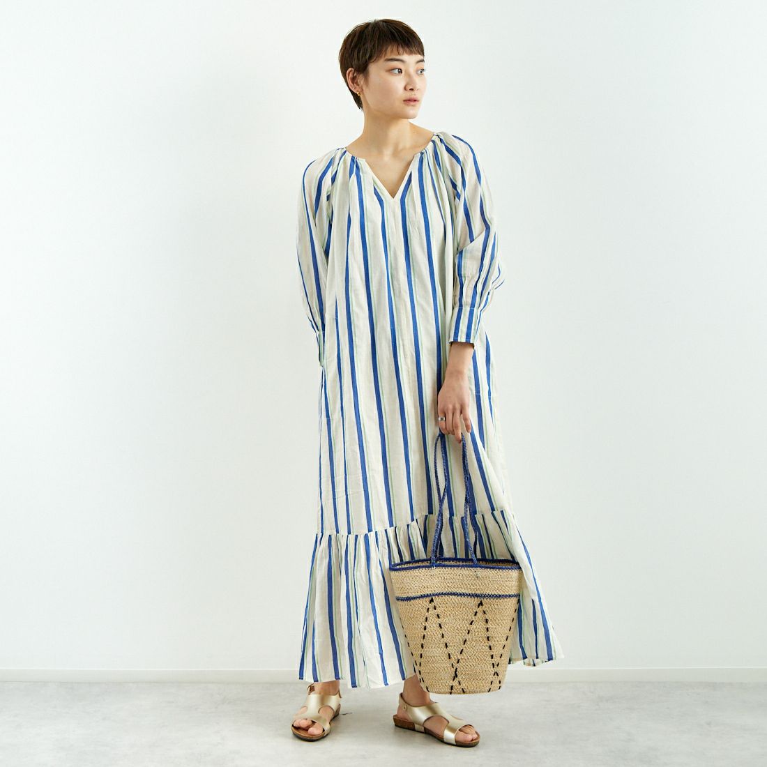 ne Quittez pas [ヌキテパ] コットンボイル ストライプギャザードレス [010451GR1] 23 BEIGE &&モデル身長：160cm 着用サイズ：S&&