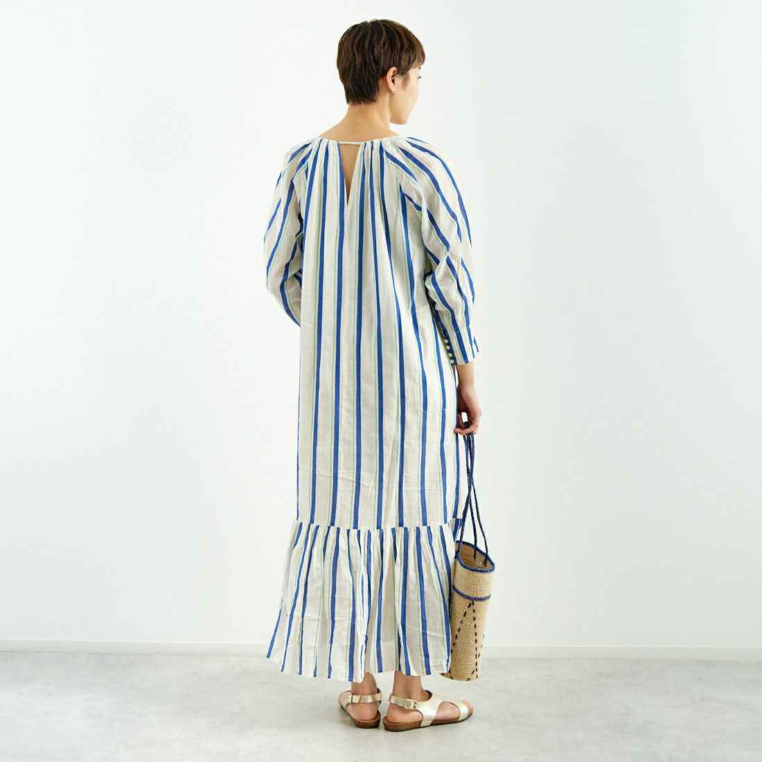 ne Quittez pas [ヌキテパ] コットンボイル ストライプギャザードレス [010451GR1] 23 BEIGE &&モデル身長：160cm 着用サイズ：S&&
