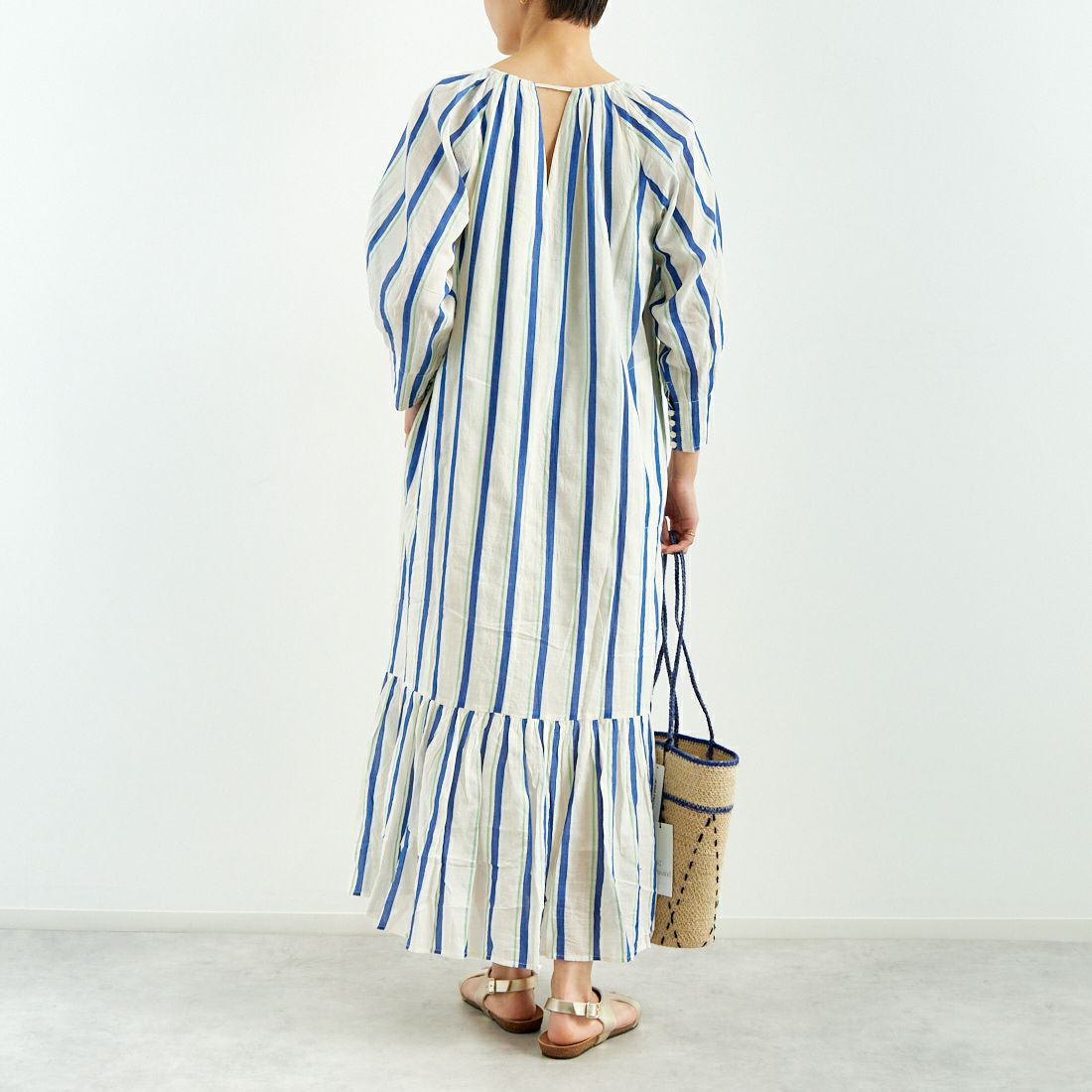 ne Quittez pas [ヌキテパ] コットンボイル ストライプギャザードレス [010451GR1] 23 BEIGE &&モデル身長：160cm 着用サイズ：S&&