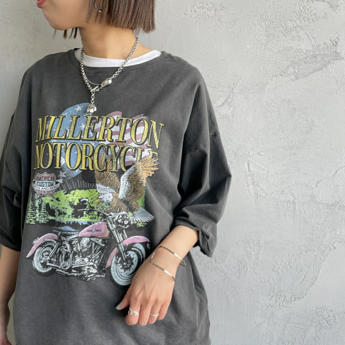 MICA&DEAL [マイカアンドディール] MOTORCYCLE プリントTシャツ [0125109076] SUMIKURO &&モデル身長：160cm 着用サイズ：F&&