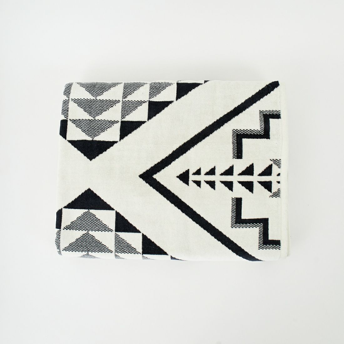 PENDLETON [ペンドルトン] オーバーサイズ ジャガードバスタオル