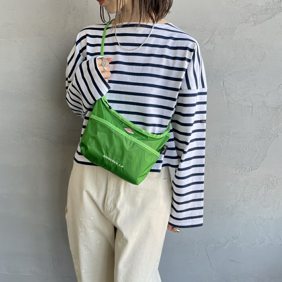 APPLE GREE