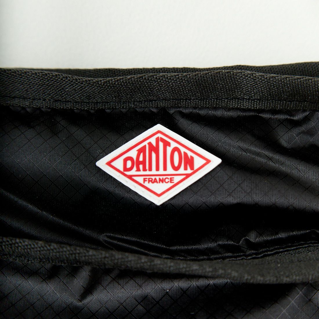 DANTON [ダントン] ナイロン サコッシュ [MONCEAU-14] BLACK
