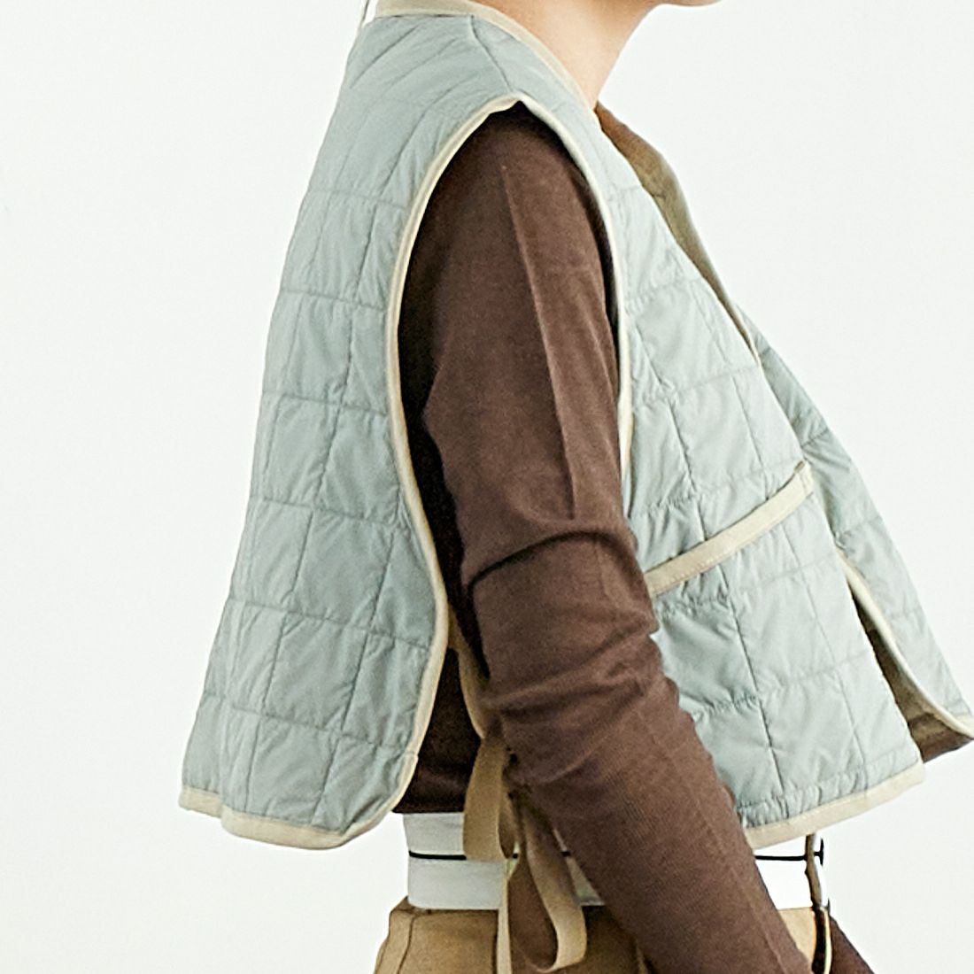 LAVENHAM [ラベンハム] ソーンハム ジレ [LV11112] A17 SILVER &&モデル身長：167cm 着用サイズ：10&&