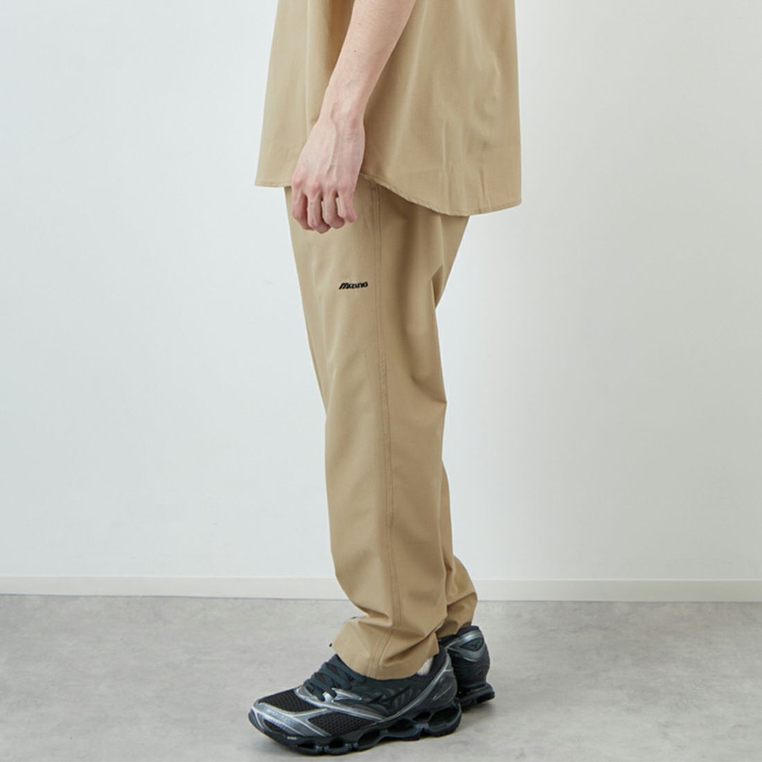 MIZUNO [ミズノ] 別注 エアリーベントパンツ [B2JFCW05-JF] ｽﾌﾟﾚｰﾍﾞｰｼﾞ &&モデル身長：168cm 着用サイズ：L&&