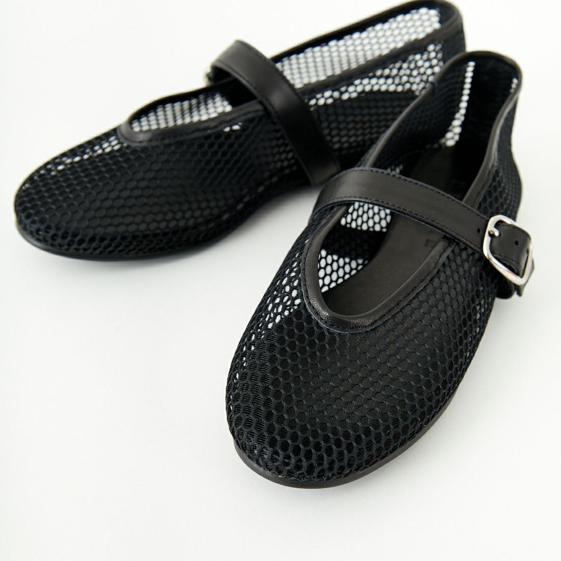 REMME [レメ] ストラップメッシュフラットシューズ [ZH-25S042] BLACK