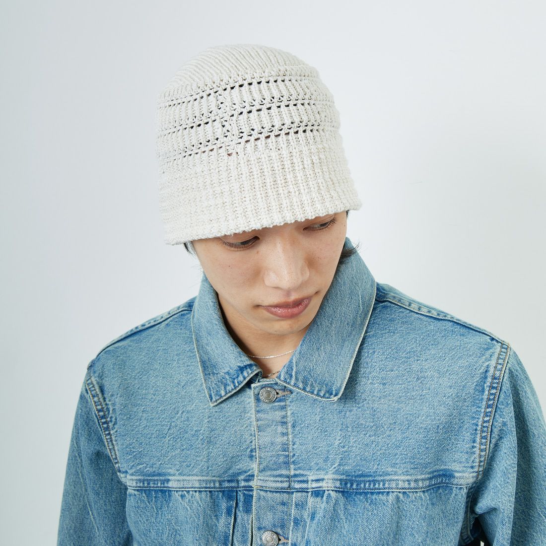OFF WHITE