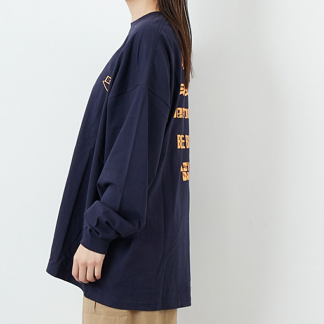 GOOD ROCK SPEED [グッドロックスピード] BEASTIE BOYS NAME ロングスリーブTシャツ [25BEA001W] NAVY &&モデル身長：167cm 着用サイズ：F&&