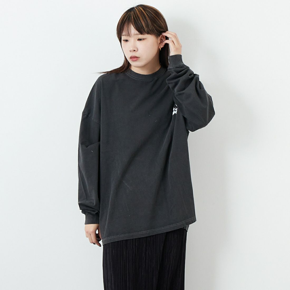 GOOD ROCK SPEED [グッドロックスピード] THE BEATLES NAME ロングスリーブTシャツ [25BTL001W] CHARCOAL &&モデル身長：167cm 着用サイズ：F&&