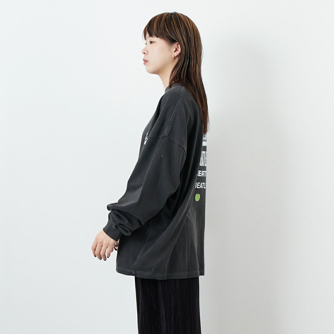GOOD ROCK SPEED [グッドロックスピード] THE BEATLES NAME ロングスリーブTシャツ [25BTL001W] CHARCOAL &&モデル身長：167cm 着用サイズ：F&&