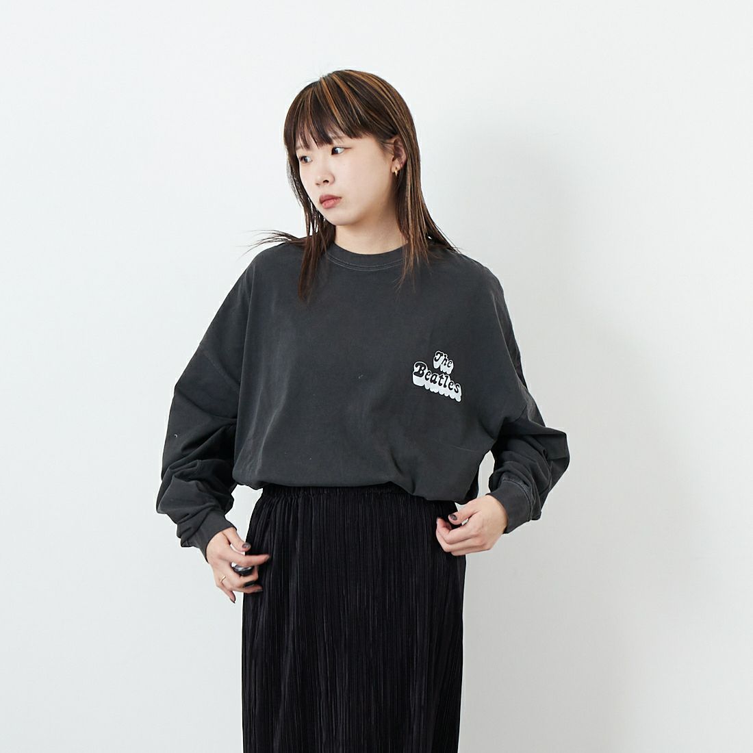 GOOD ROCK SPEED [グッドロックスピード] THE BEATLES NAME ロングスリーブTシャツ [25BTL001W] CHARCOAL &&モデル身長：167cm 着用サイズ：F&&