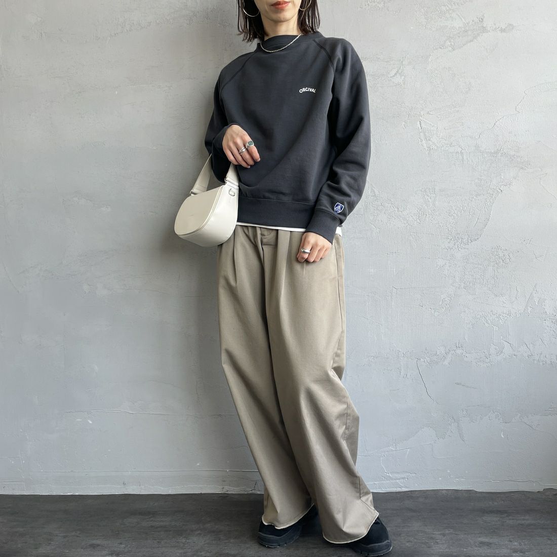 ORCIVAL [オーシバル] スウェットプルオーバー [OR-C0429MAZ]BLACK&&モデル身長：167cm 着用サイズ：1&&