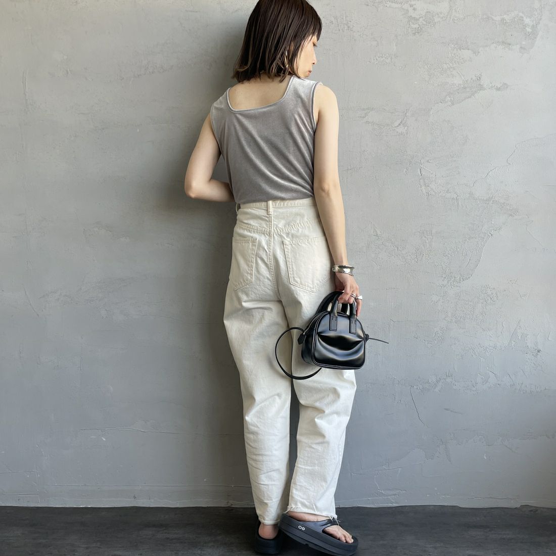 Jeans Factory Clothes [ジーンズファクトリークローズ] 前後2WAY シアーベロア ノースリーブカットソー [21254065] 001 ｸﾞﾚｰ &&モデル身長：158cm 着用サイズ：F&&