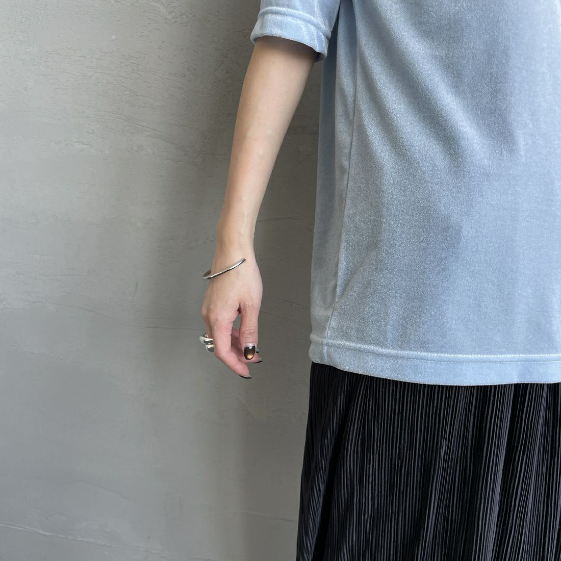Jeans Factory Clothes [ジーンズファクトリークローズ] シアーベロア ショートスリーブカットソー [21254064] 073 ｻｯｸｽ &&モデル身長：150cm 着用サイズ：F&&
