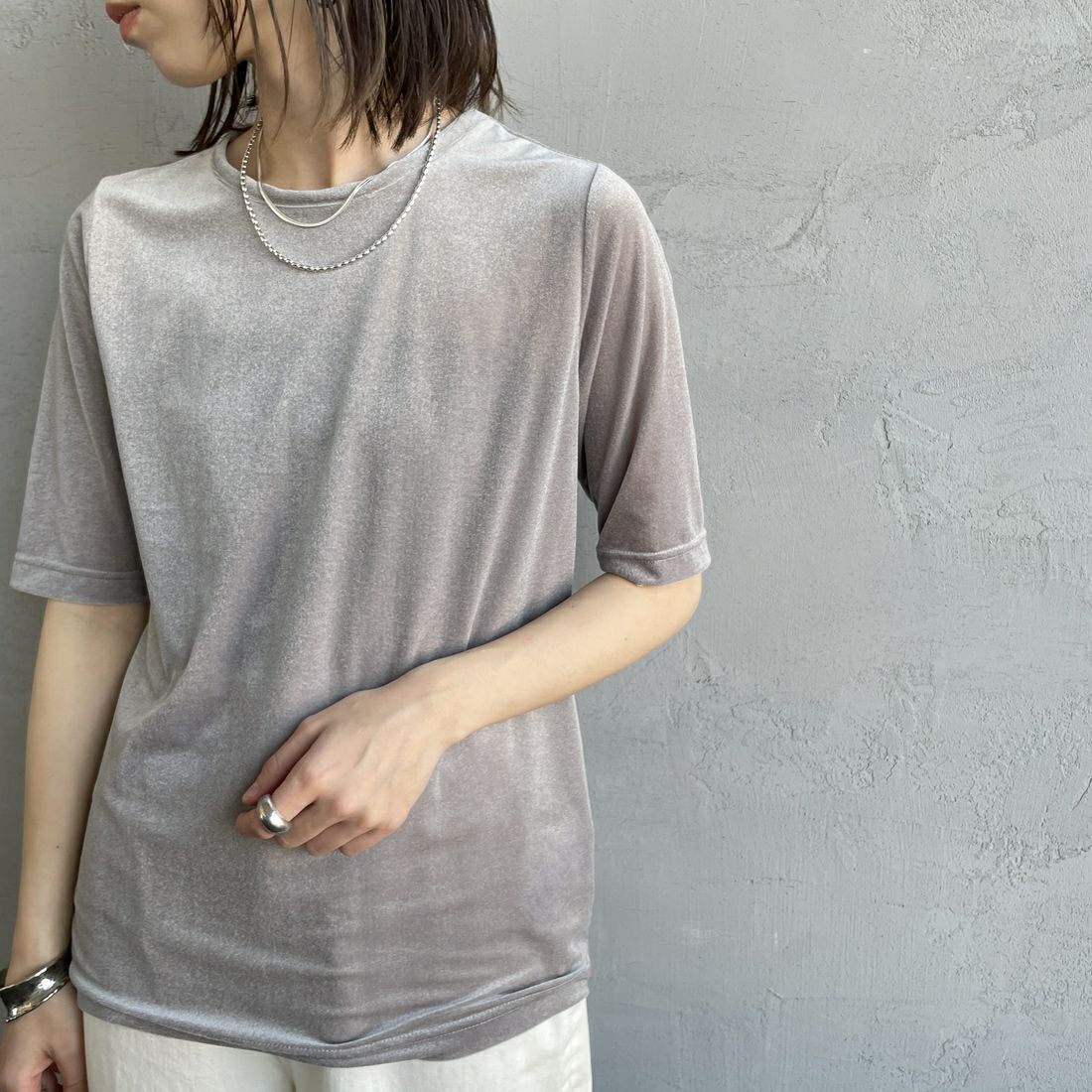 Jeans Factory Clothes [ジーンズファクトリークローズ] シアーベロア ショートスリーブカットソー [21254064] 001 ｸﾞﾚｰ &&モデル身長：158cm 着用サイズ：F&&