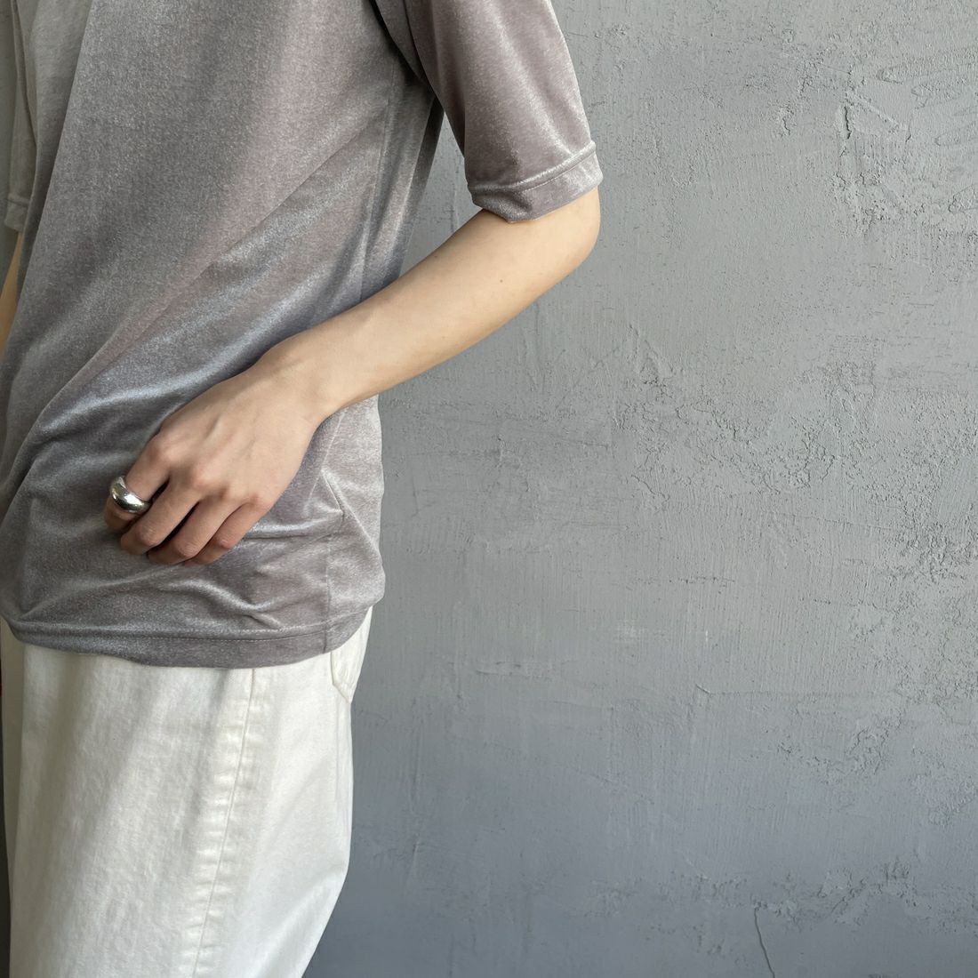 Jeans Factory Clothes [ジーンズファクトリークローズ] シアーベロア ショートスリーブカットソー [21254064] 001 ｸﾞﾚｰ &&モデル身長：158cm 着用サイズ：F&&