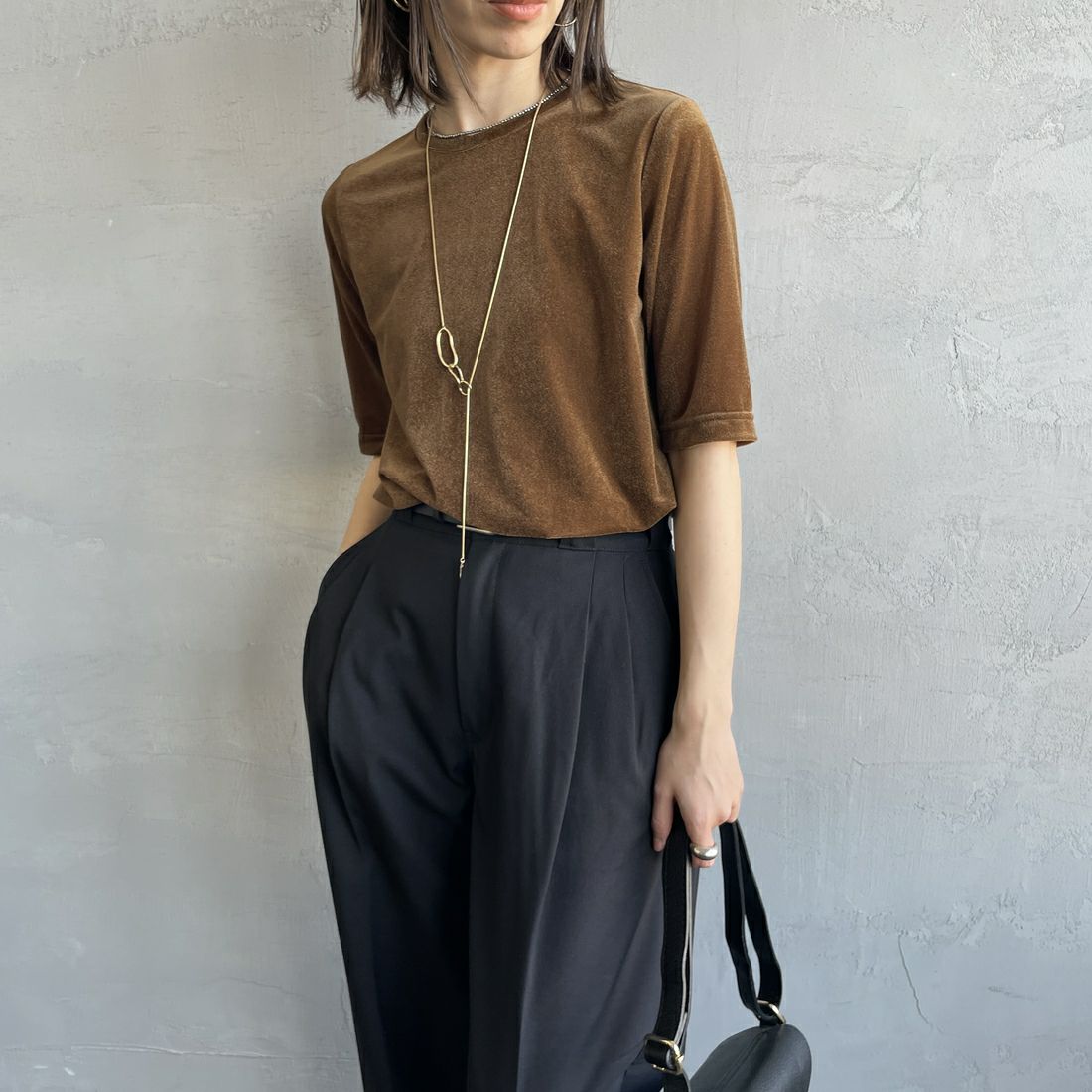 Jeans Factory Clothes [ジーンズファクトリークローズ] シアーベロア ショートスリーブカットソー [21254064] 037 ﾌﾞﾗｳﾝ &&モデル身長：158cm 着用サイズ：F&&