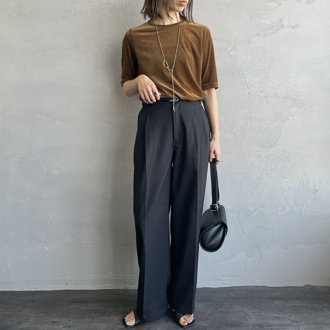 Jeans Factory Clothes [ジーンズファクトリークローズ] シアーベロア ショートスリーブカットソー [21254064] 037 ﾌﾞﾗｳﾝ &&モデル身長：158cm 着用サイズ：F&&