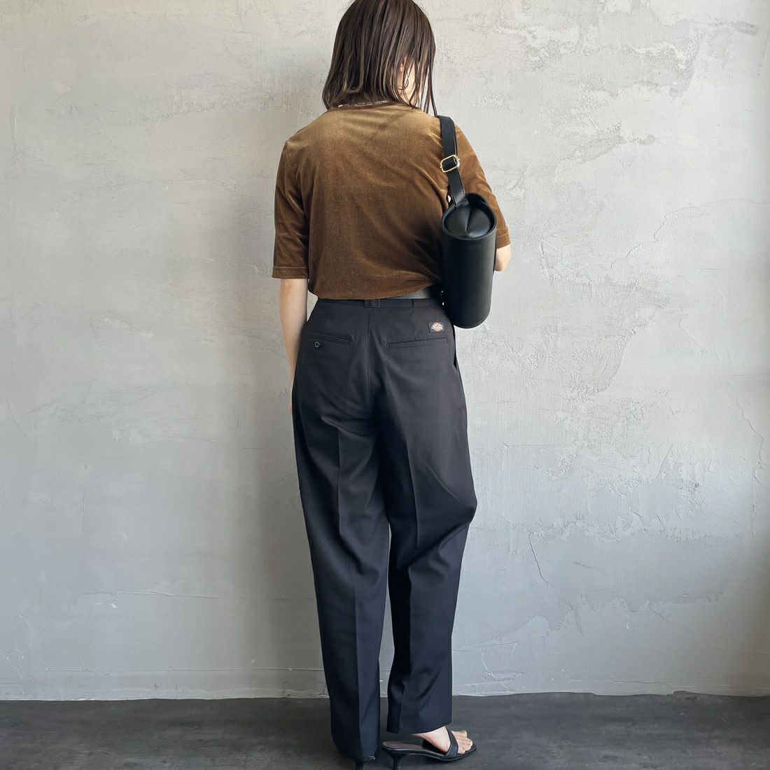 Jeans Factory Clothes [ジーンズファクトリークローズ] シアーベロア ショートスリーブカットソー [21254064] 037 ﾌﾞﾗｳﾝ &&モデル身長：158cm 着用サイズ：F&&