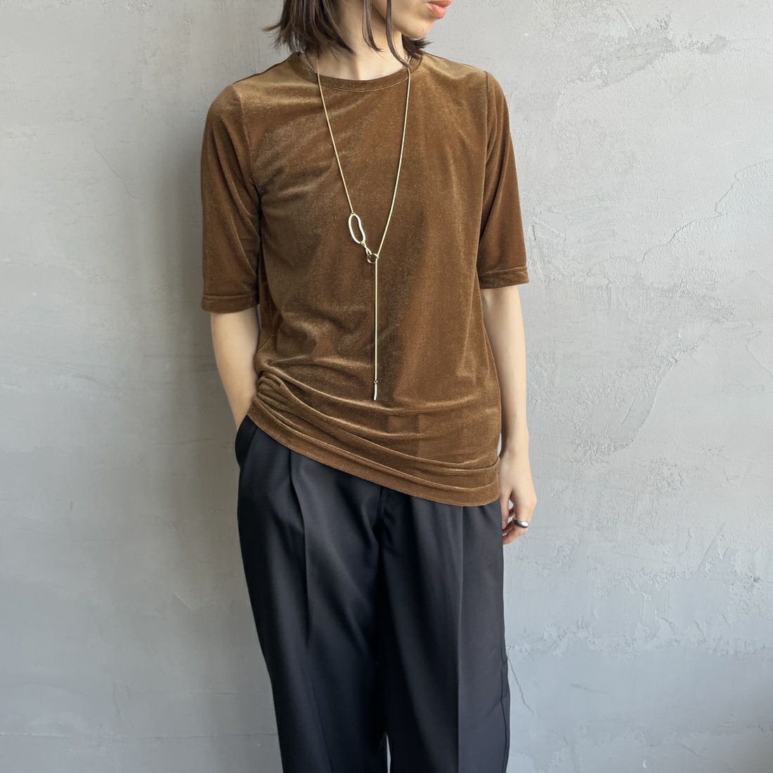 Jeans Factory Clothes [ジーンズファクトリークローズ] シアーベロア ショートスリーブカットソー [21254064] 037 ﾌﾞﾗｳﾝ &&モデル身長：158cm 着用サイズ：F&&