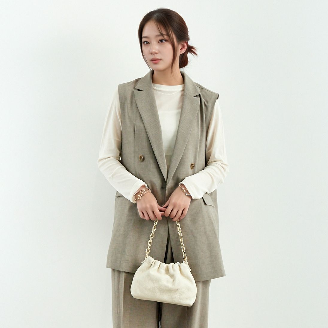Jeans Factory Clothes [ジーンズファクトリークローズ] ミドルジレ [21254054] 001 ｸﾞﾚｰ &&モデル身長：167cm 着用サイズ：F&&