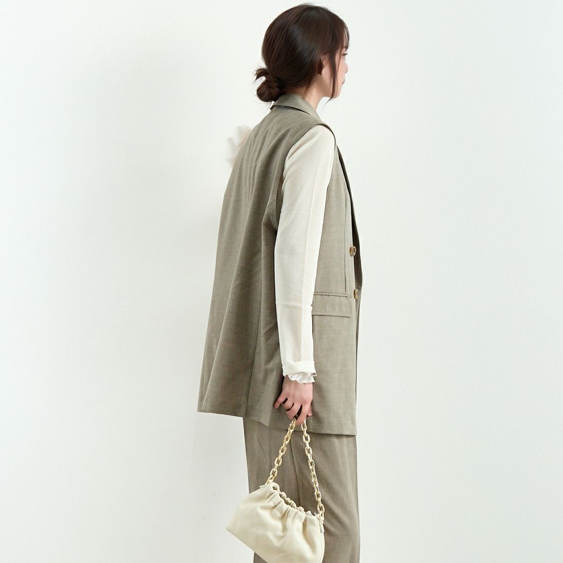 Jeans Factory Clothes [ジーンズファクトリークローズ] ミドルジレ [21254054] 001 ｸﾞﾚｰ &&モデル身長：167cm 着用サイズ：F&&