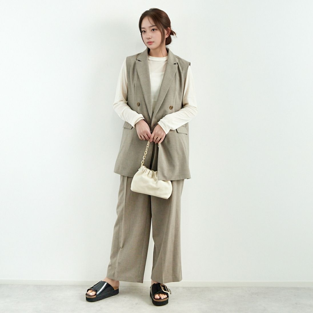 Jeans Factory Clothes [ジーンズファクトリークローズ] ミドルジレ [21254054] 001 ｸﾞﾚｰ &&モデル身長：167cm 着用サイズ：F&&