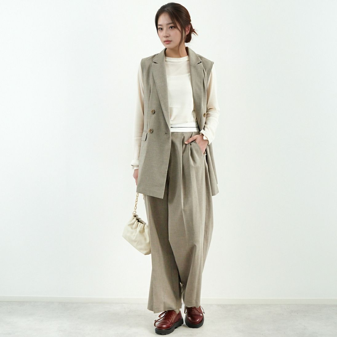 Jeans Factory Clothes [ジーンズファクトリークローズ] ミドルジレ [21254054] 001 ｸﾞﾚｰ &&モデル身長：167cm 着用サイズ：F&&