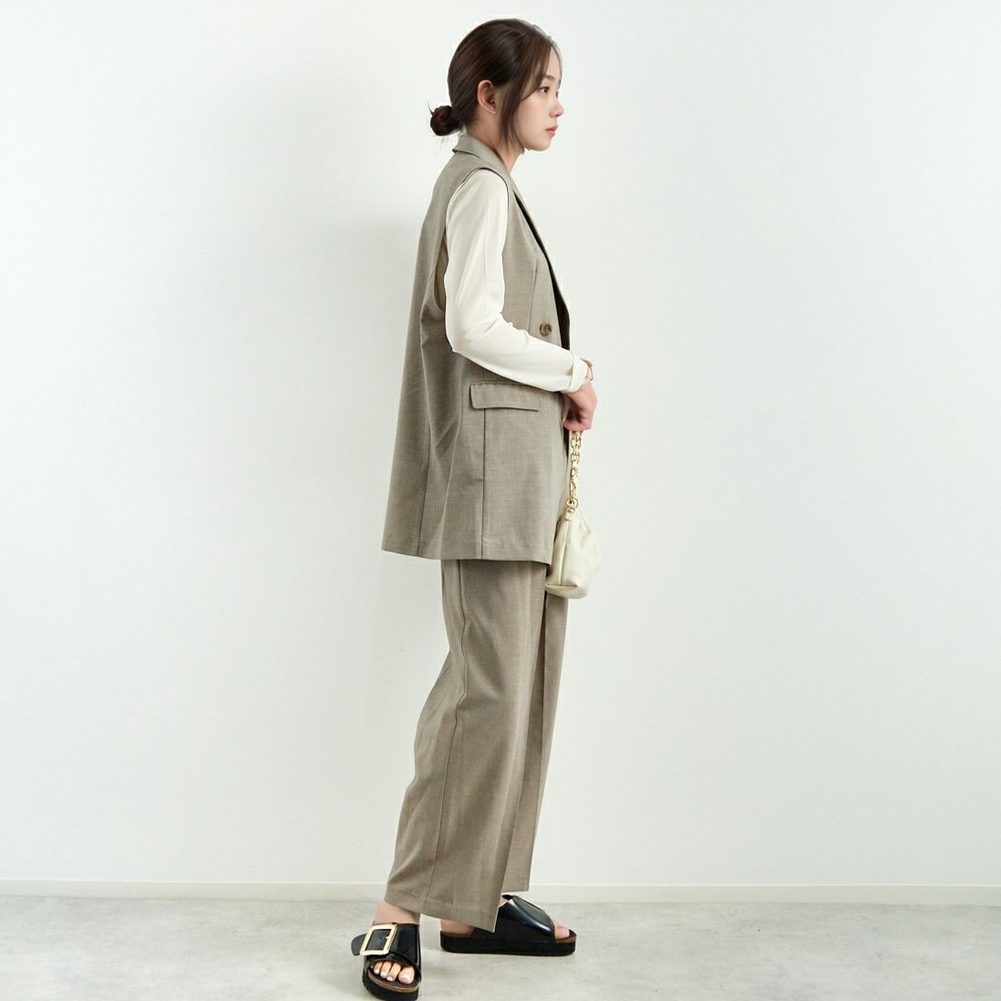 Jeans Factory Clothes [ジーンズファクトリークローズ] ミドルジレ [21254054] 001 ｸﾞﾚｰ &&モデル身長：167cm 着用サイズ：F&&
