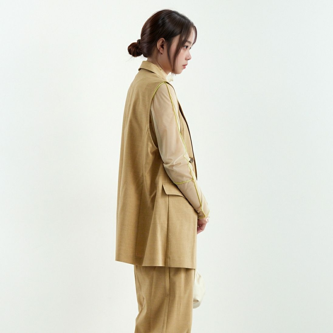 Jeans Factory Clothes [ジーンズファクトリークローズ] ミドルジレ [21254054] 033 ﾍﾞｰｼﾞｭ &&モデル身長：167cm 着用サイズ：F&&