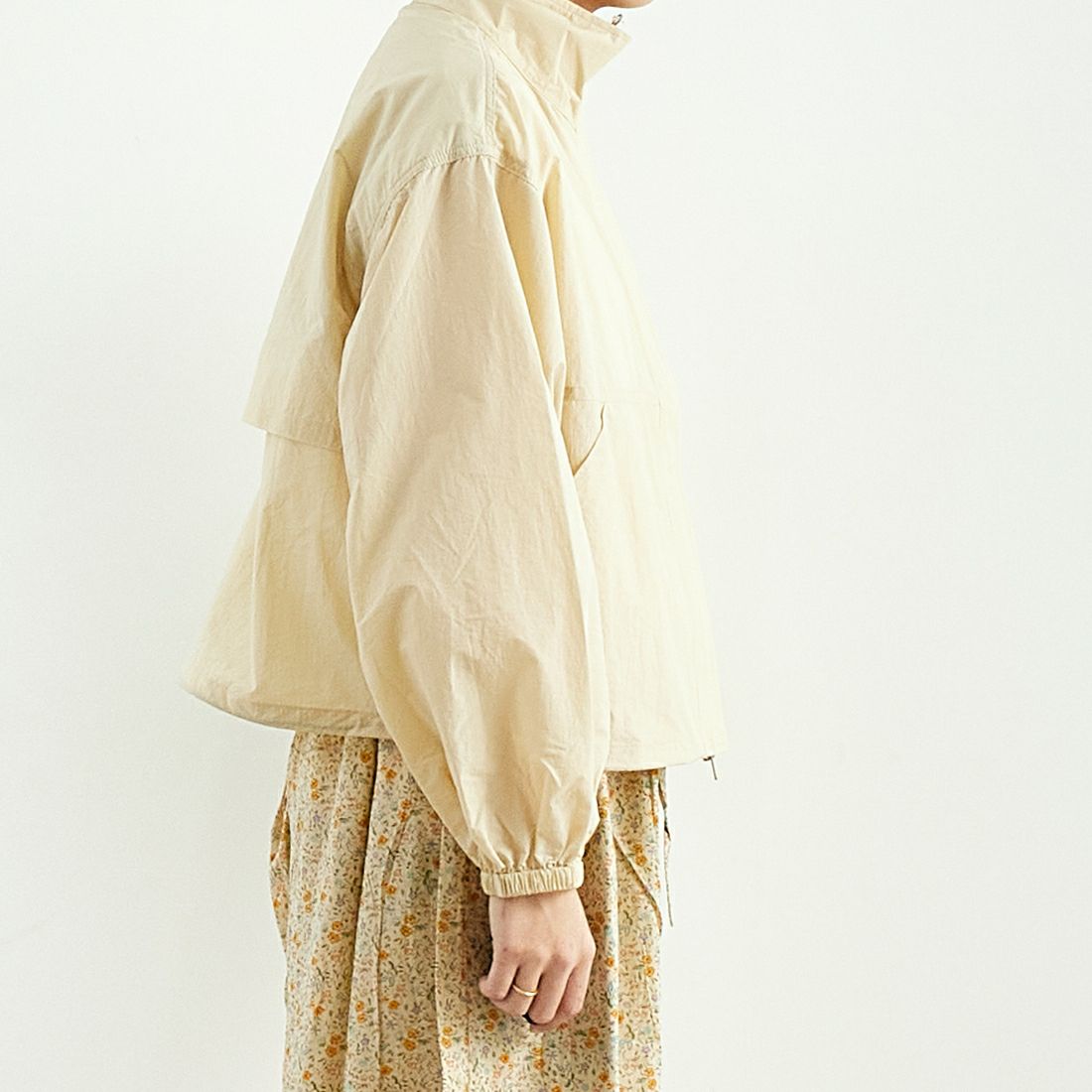 KELTY [ケルティ] ショートスタンダードブルゾン [KE25112005] IVORY &&モデル身長：167cm 着用サイズ：F&&