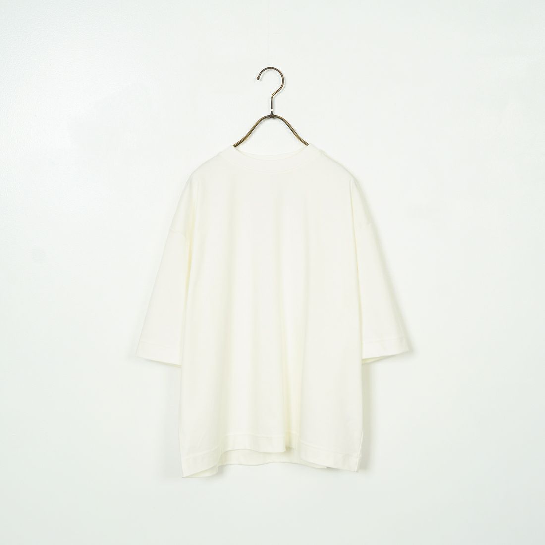 01 WHITE