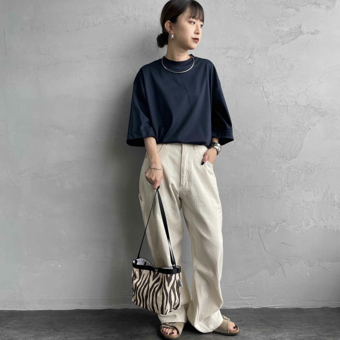 THE SHINZONE [ザ シンゾーン] ハーフスリーブスマートTシャツ [25SMSCU07] 85 NAVY &&モデル身長：150cm 着用サイズ：F0&&