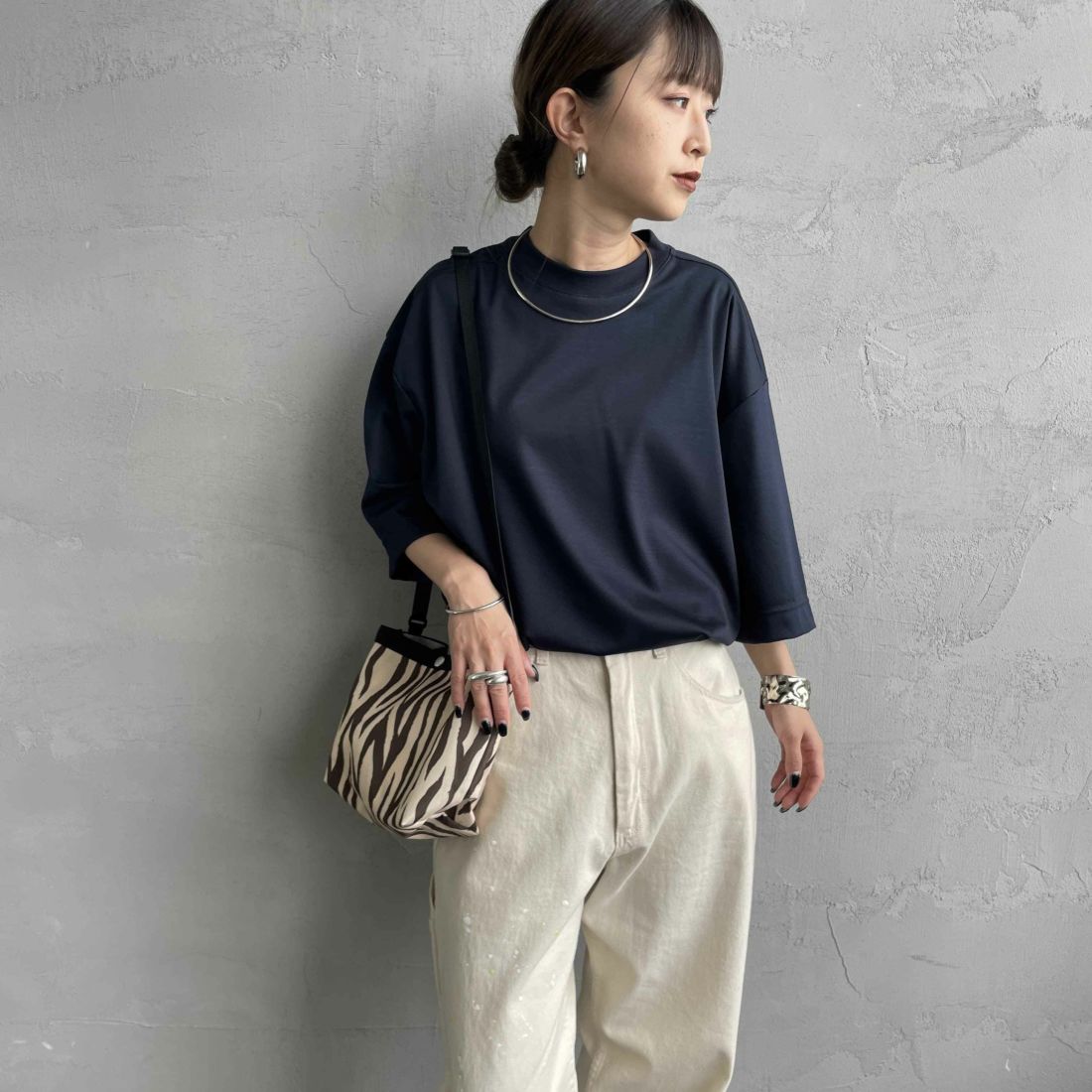 THE SHINZONE [ザ シンゾーン] ハーフスリーブスマートTシャツ [25SMSCU07] 85 NAVY &&モデル身長：150cm 着用サイズ：F0&&