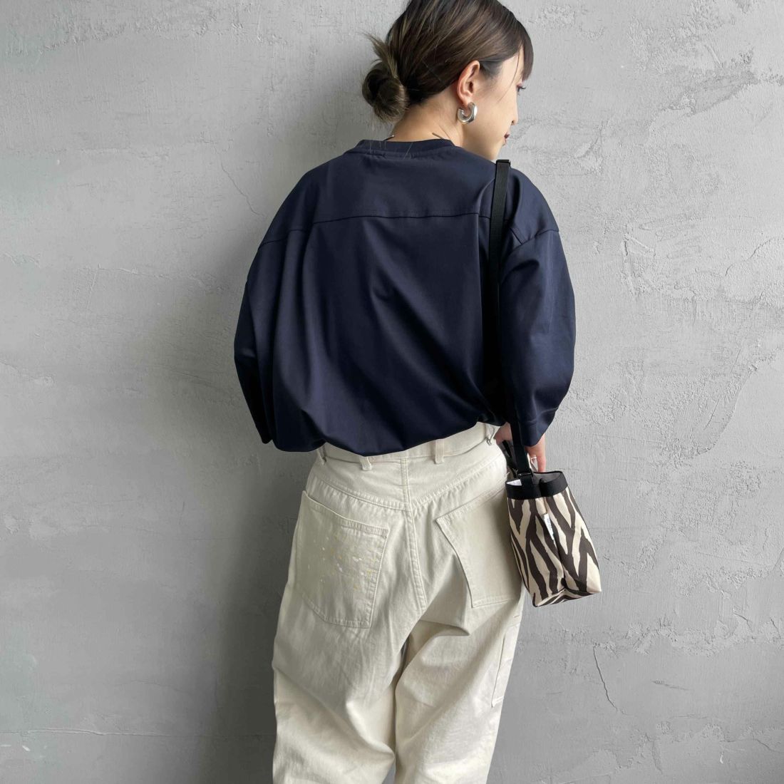 THE SHINZONE [ザ シンゾーン] ハーフスリーブスマートTシャツ [25SMSCU07] 85 NAVY &&モデル身長：150cm 着用サイズ：F0&&