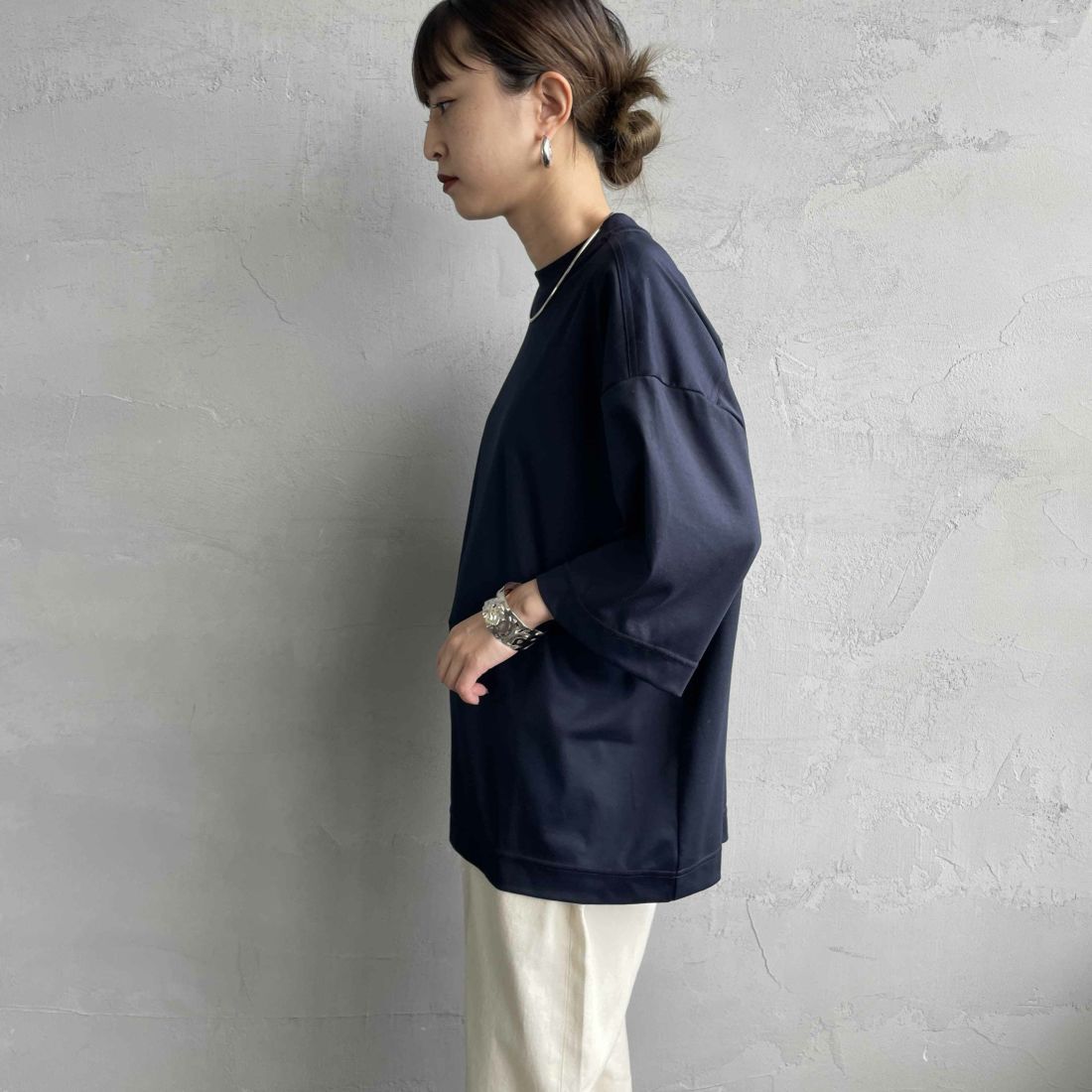 THE SHINZONE [ザ シンゾーン] ハーフスリーブスマートTシャツ [25SMSCU07] 85 NAVY &&モデル身長：150cm 着用サイズ：F0&&
