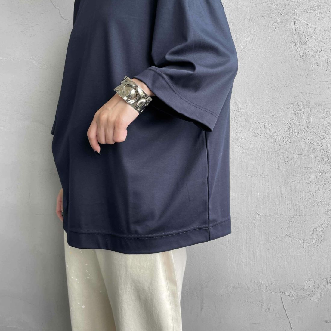 THE SHINZONE [ザ シンゾーン] ハーフスリーブスマートTシャツ [25SMSCU07] 85 NAVY &&モデル身長：150cm 着用サイズ：F0&&